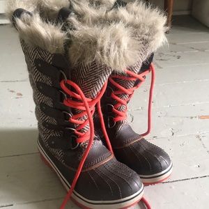 Sorel Tofino Chevron Snow Boot